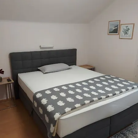 Haus Maria Apartment *